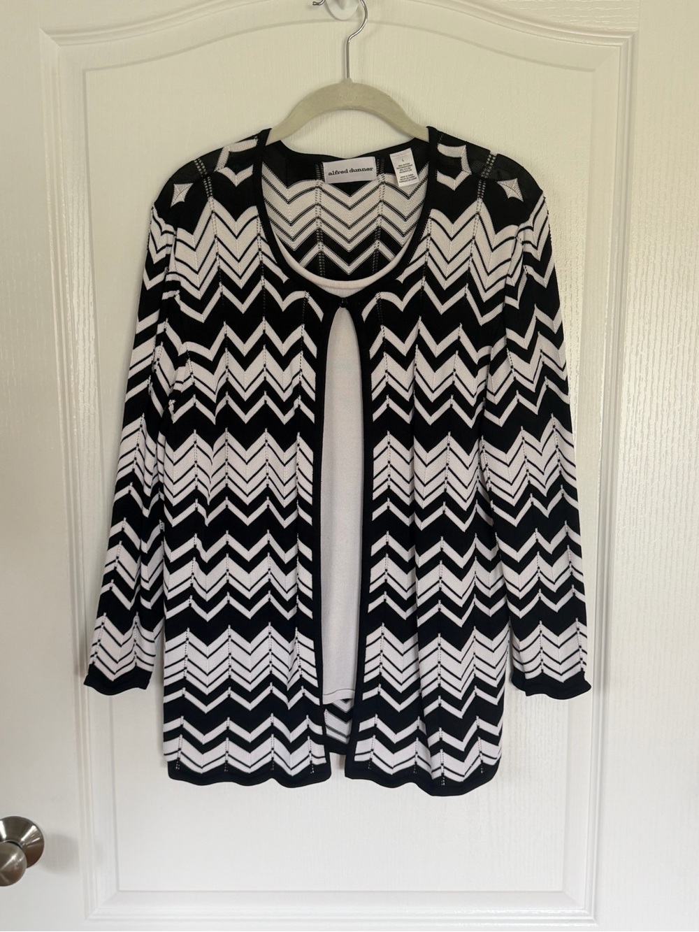 Black & White Chevron 2-piece look Sweater, sz Lg